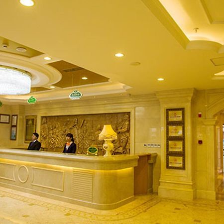 Vienna International Hotel Lhasa Potala Palace Экстерьер фото