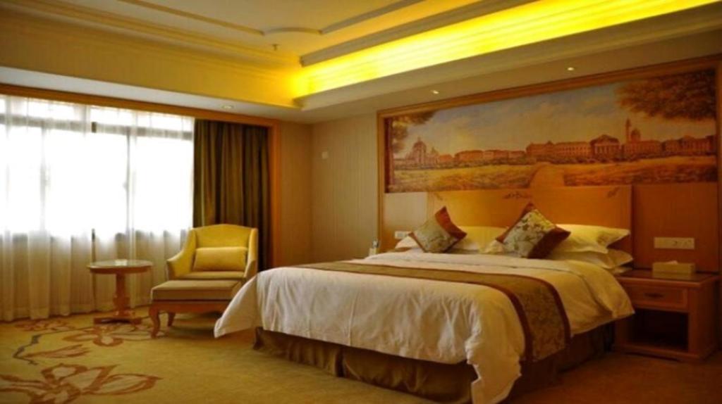 Vienna International Hotel Lhasa Potala Palace Экстерьер фото