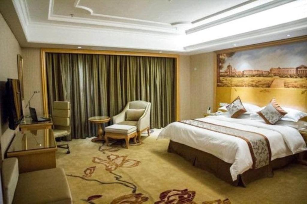 Vienna International Hotel Lhasa Potala Palace Экстерьер фото