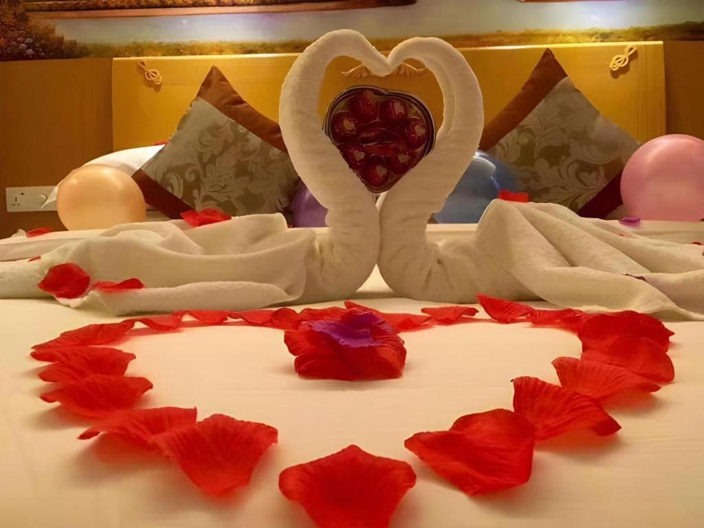 Vienna International Hotel Lhasa Potala Palace Экстерьер фото